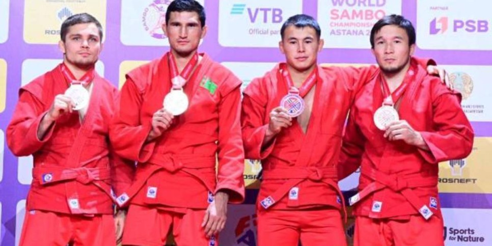 
                    Армейский спортсмен завоевал бронзу на чемпионате мира по боевому самбо
                