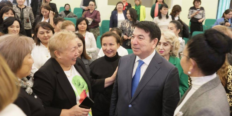 
                     Министр Бейсембаев: Каждый, кто выбирает профессию педагога, должен осознавать свою ответственность 
                