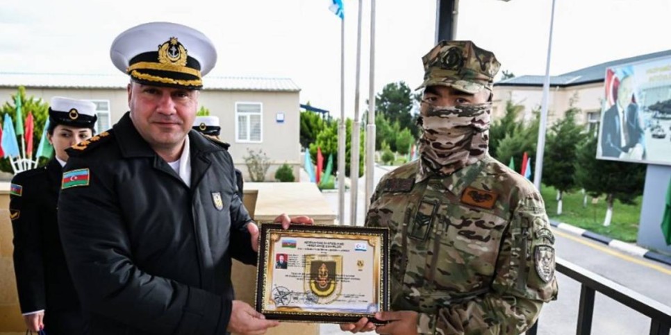 
                    Казахстанские военнослужащие прошли курсы морского спецназа в Азербайджане
                