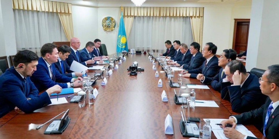 
                    Роман Скляр провел переговоры с руководством China Energy Investment Corporation
                