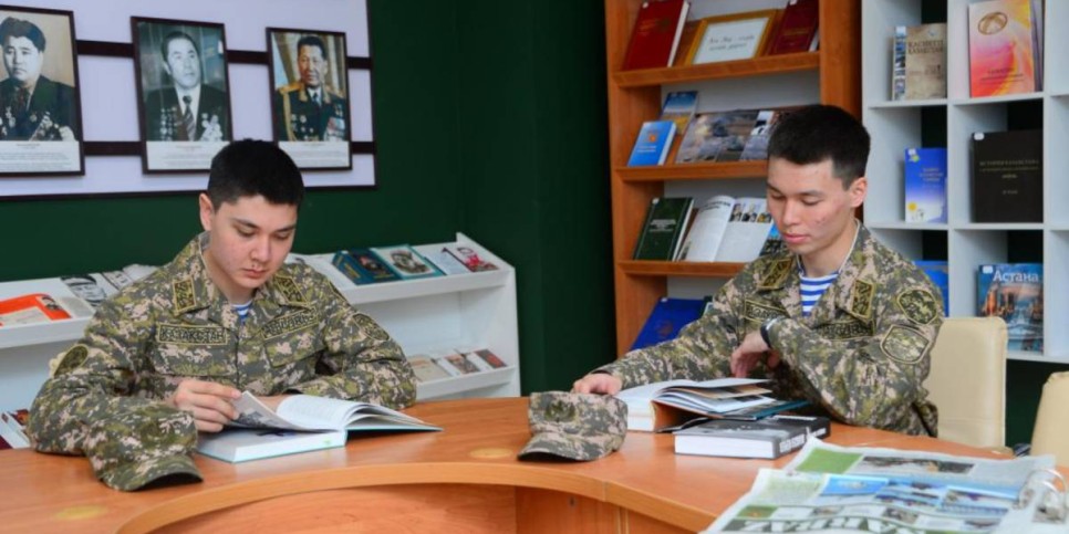 
                    Свыше 2000 книг оцифровано в фонде военно-научной библиотеки
                