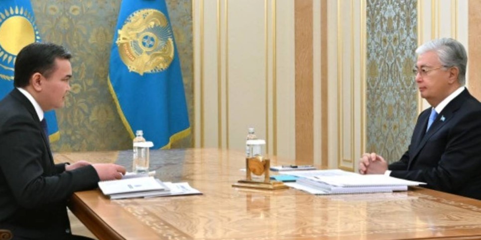 
                    Токаев принял акима Астаны Жениса Касымбека
                