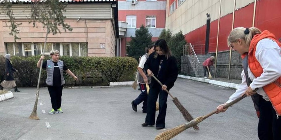 
                    Воспитанники спортивных школ Алматы поддержали экокампанию «Жарқын күз»
                