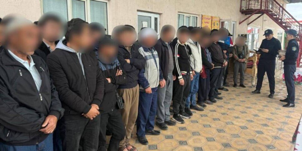 
                    Более 200 иностранцев выдворены за пределы страны в Туркестанской области
                