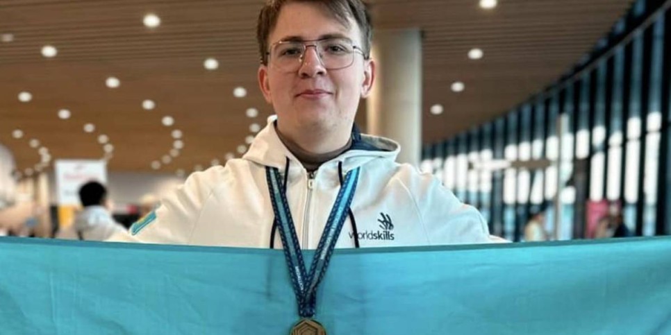 
                    Студент ЗКИТУ вошел в топ-5 веб-разработчиков на чемпионате мира WorldSkills Lyon 2024
                
