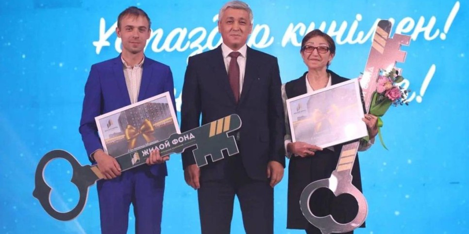 
                    Ключи от квартир и денежные премии вручили педагогам Карагандинской области
                