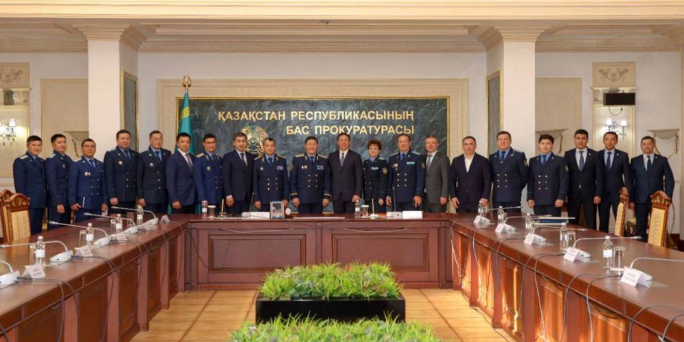 
                    Геннадий Головкин и генпрокурор Берик Асылов подписали меморандум
                