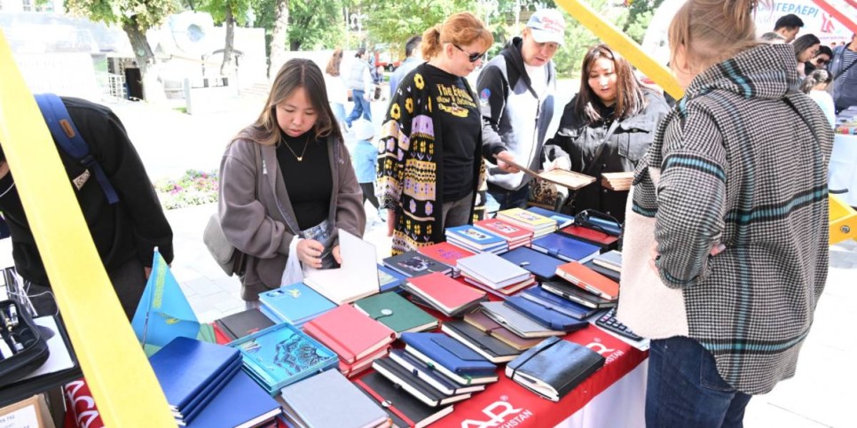 
                    Посетители Kitap Fest в Алматы приобрели более 8 тысяч книг
                