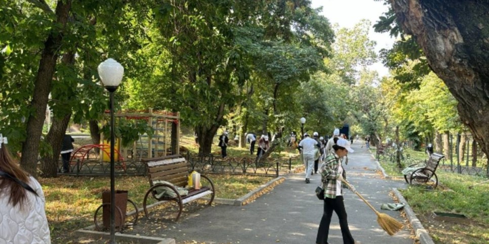 
                    В Алматы в преддверии Дня города прошли районные акции по уборке общественных пространств
                