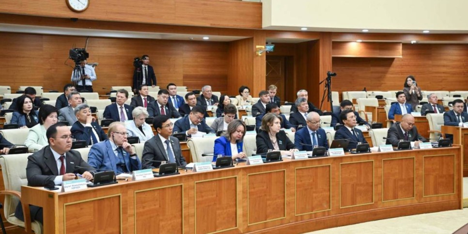 
                    Ерлан Кошанов подчеркнул стратегическую важность строительства АЭС
                