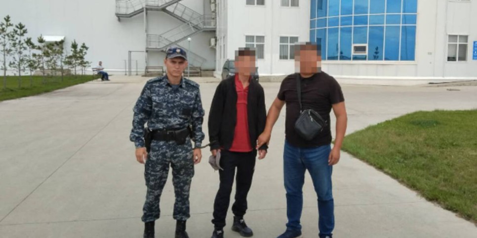 
                    Ворвались ночью в дом: подозреваемых в дерзком разбое задержали полицейские в СКО  
                
