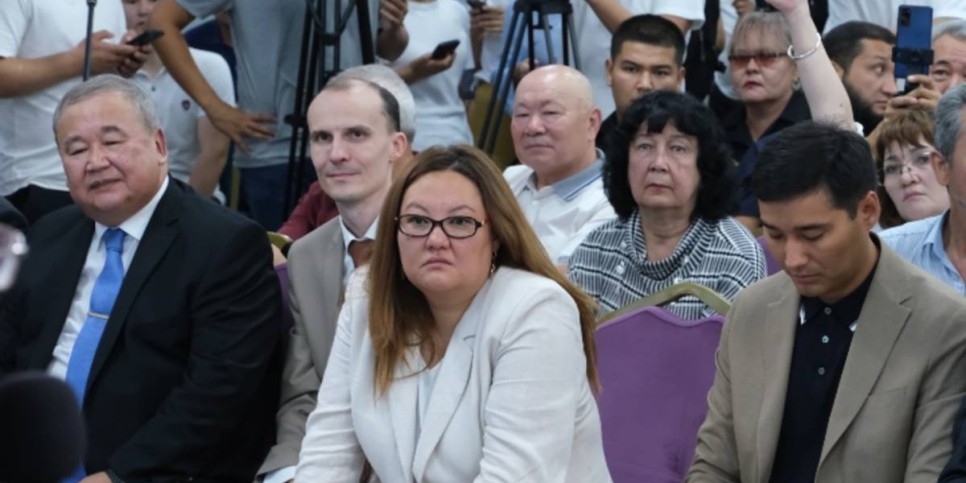 
                    В Алматы идут публичные слушания по строительству АЭС
                