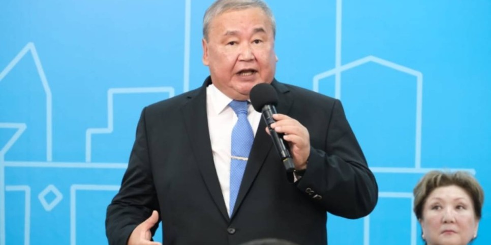 
                    Эрлан Батырбеков заявил об отсутствии негативного влияния АЭС на озеро Балхаш
                