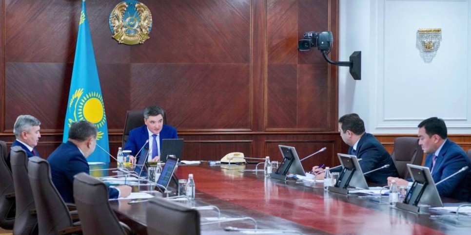 
                    Олжас Бектенов поручил держать ход уборочной кампании на особом контроле
                