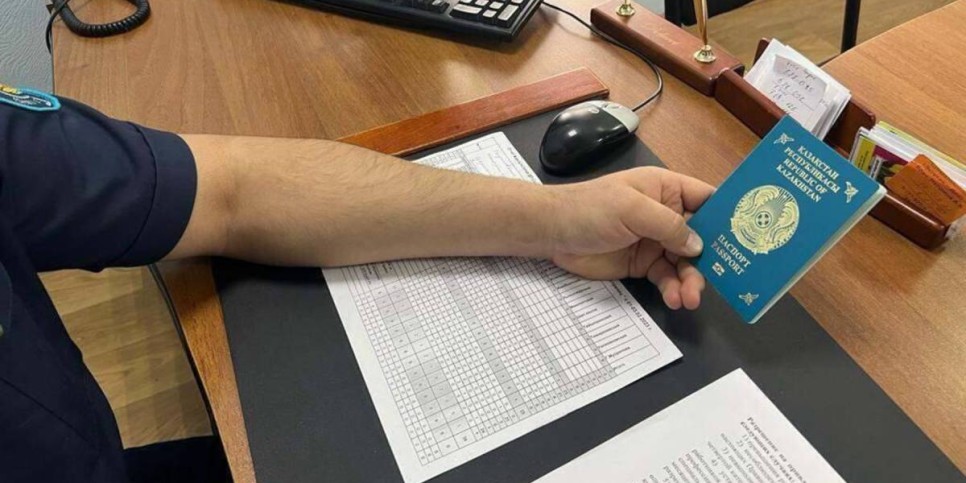 
                    Жителя ВКО с двойным гражданством выявили полицейские
                