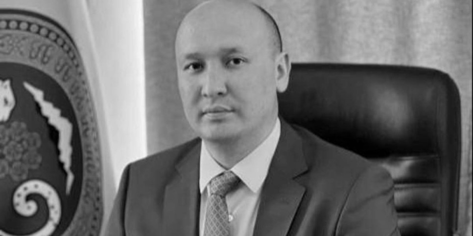 
                    Ерболат Досаев выразил соболезнования семье Ердена Хайруллина
                