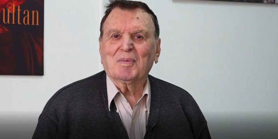 
                    Токаев наградил орденом Лаки Кесоглу
                