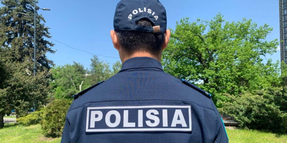 
                    Двое иностранцев в ВКО наказаны за распространение экстремистской литературы
                