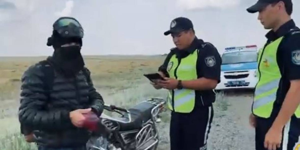 
                    Пьяных мотоциклистов задержали павлодарские полицейские
                