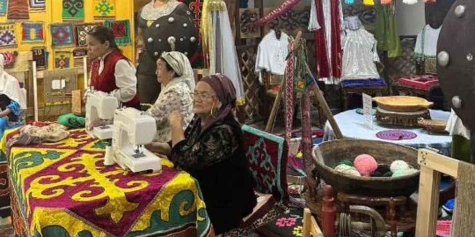 
                    Новый клуб для бабушек открылся в Астане
                