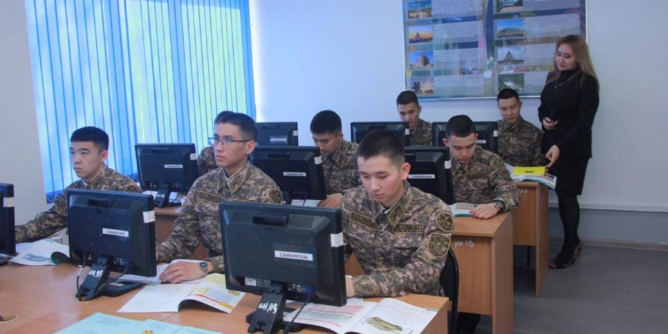 
                    Двудипломное четырехлетнее образование  внедряют в Военном институте Минобороны РК
                