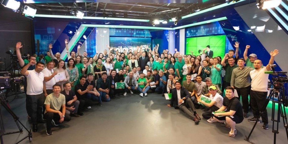 
                    Касым-Жомарт Токаев поздравил коллектив Almaty TV с 25-летием телеканала
                