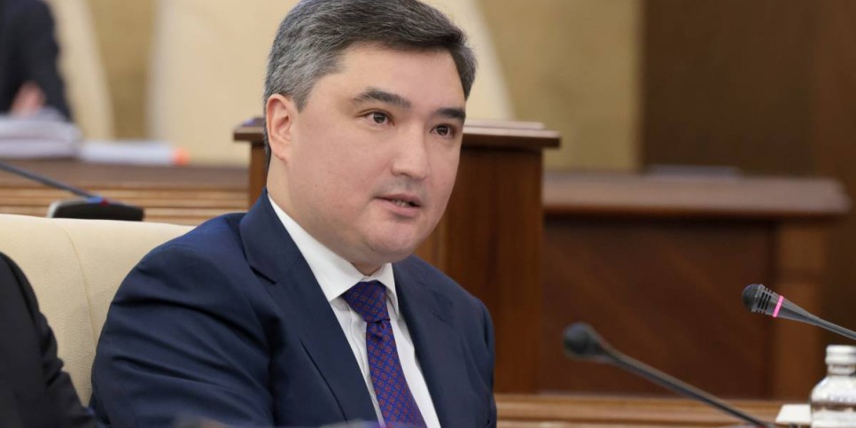 
                    Бектенов пообещал до наступления холодов заселить в новое жилье всех пострадавших от паводка казахстанцев  
                