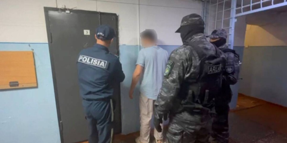 
                    Подозреваемый в разжигании религиозной розни напал на полицейского в СКО
                