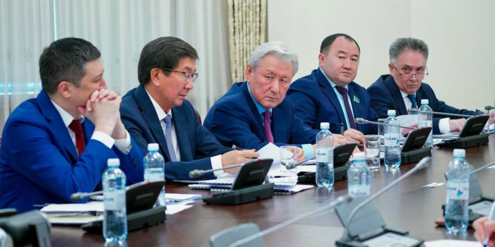 
                    Кандидатов в ректоры трех вузов утвердили в Казахстане 
                