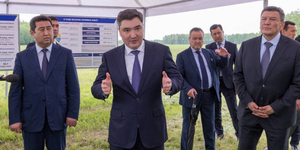 
                    Вопросы посевной кампании обсудил с аграриями СКО Премьер-министр Бектенов
                