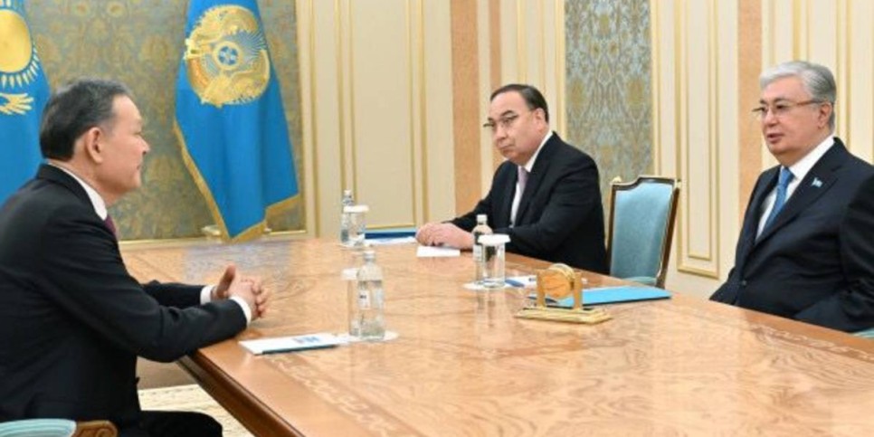 
                    Токаев принял Кайрата Умарова
                