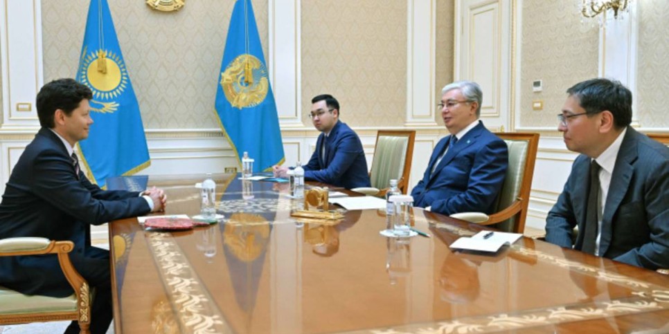 
                    Токаев принял эколога, руководителя проекта ECO Network Евгения Мухамеджанова
                