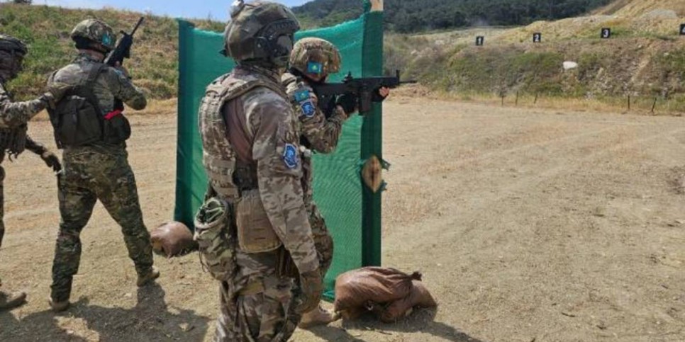 
                    Казахстанские десантники «захватили» лидера незаконного формирования в Турции
                
