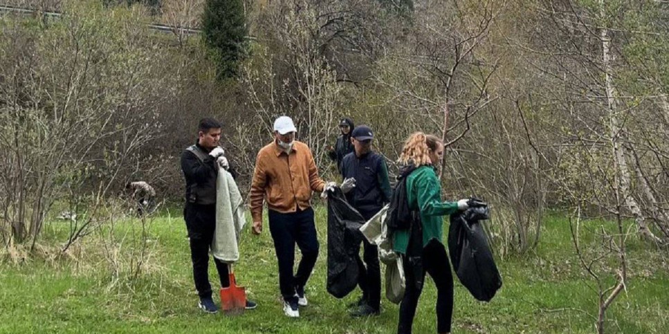 
                    В Алматы прошла экоакция «Чистые горы: собери мусор получи бесплатный обед»
                