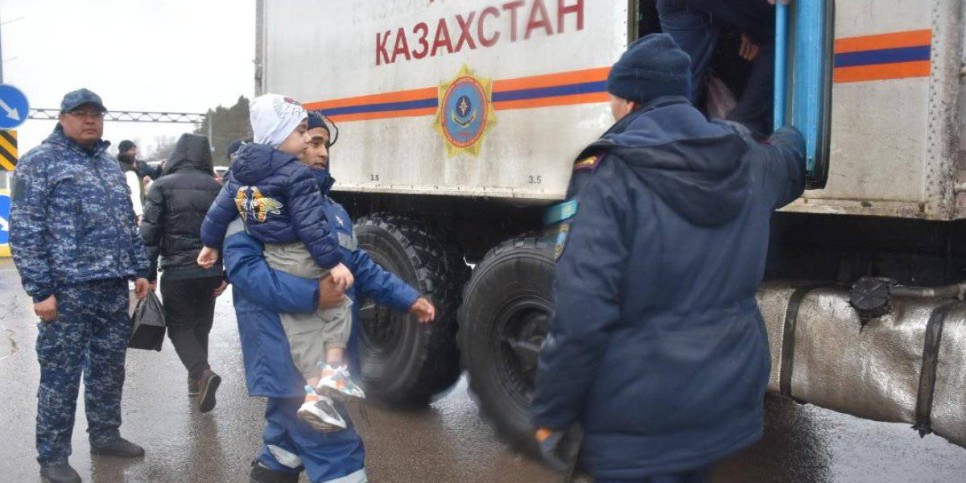
                    Паводки в Казахстане: более 18 650 человек вернулись в свои дома
                