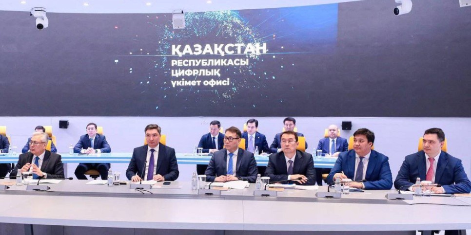 
                    Бектенов поручил срочно запустить сервис по приему заявок на возмещение ущерба от наводнений
                