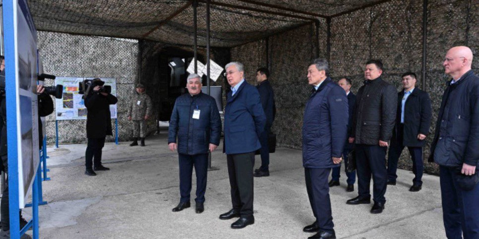 
                    Токаев осмотрел Петропавловский гидроузел
                