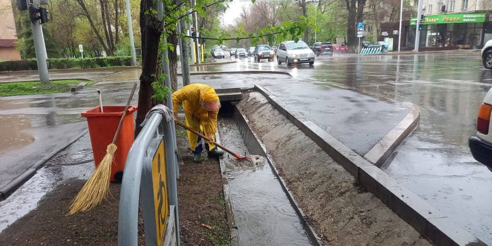
                    Коммунальные службы Алматы работают в круглосуточном режиме
                