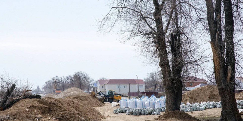 
                    Бизнесмены ЗКО оказывают содействие в борьбе с паводками
                