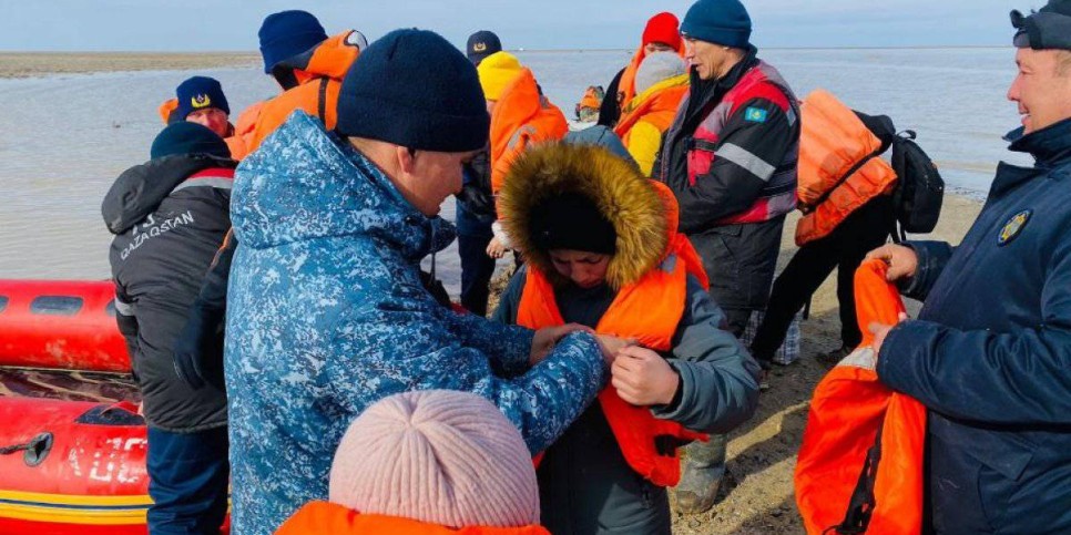 
                    Дети из пострадавших от паводков регионов будут учиться в школах-интернатах «Дарын» и НИШ
                