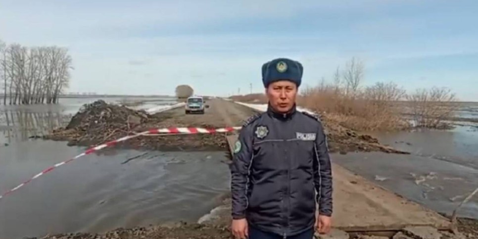 
                    Мародерство не допущено: полицейские охраняют дома эвакуированных в СКО
                