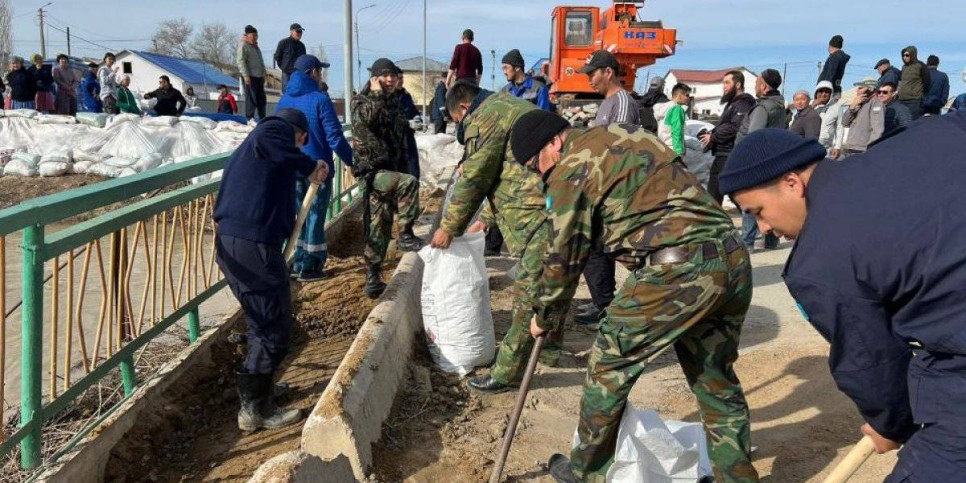 
                    Карагандинские спасатели выехали в СКО
                
