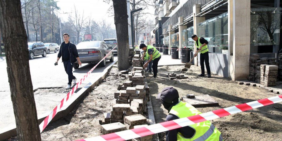 
                    Токаев поручил акимам областей и городов, не затронутых паводками, заняться благоустройством и озеленением
                