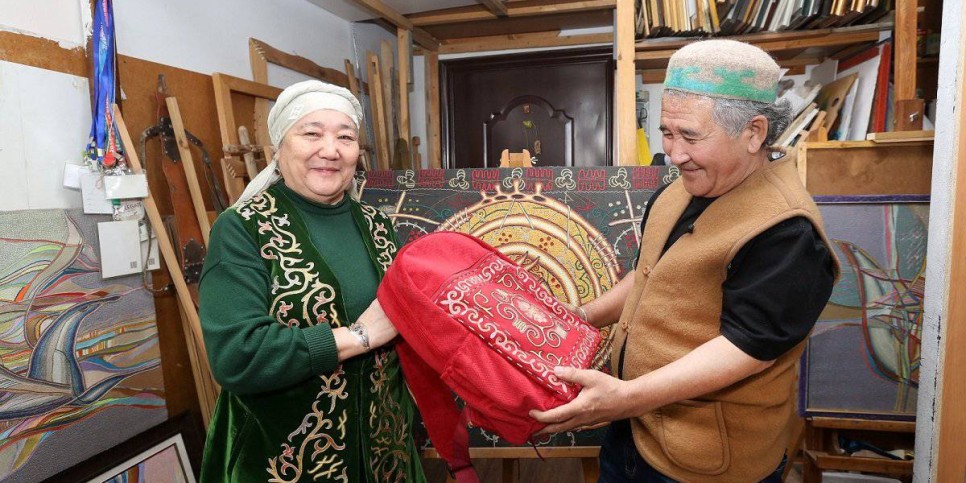 
                    Супруги Гулжай Кусман и Зейнелхан Мухамеджан возродили древнее казахское мастерство
                