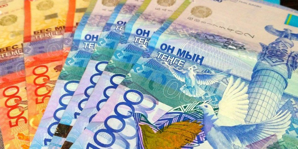 
                    Сколько на зарплаты госслужащих тратит Казахстан
                