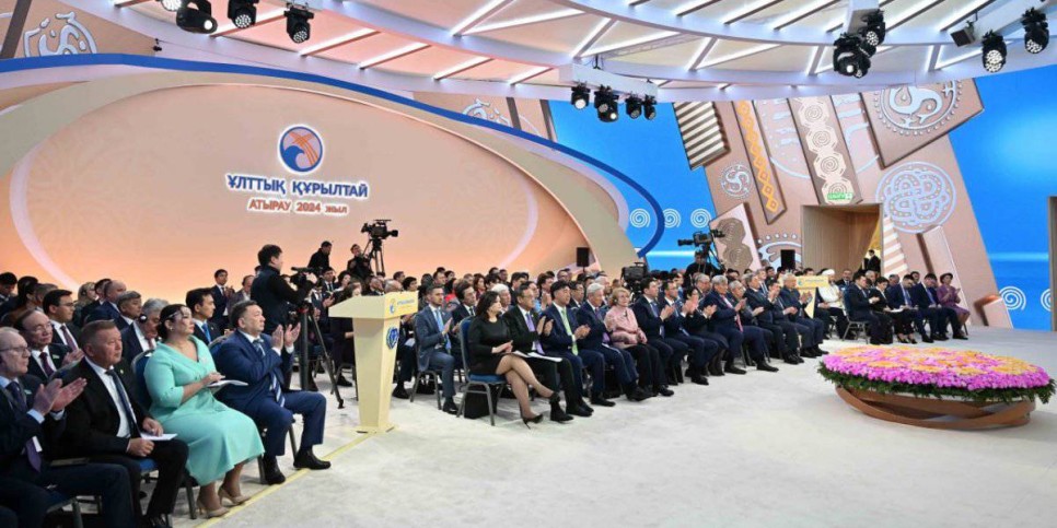 
                    Токаев поручил Министерству просвещения обновить подходы к воспитательному процессу в школах
                