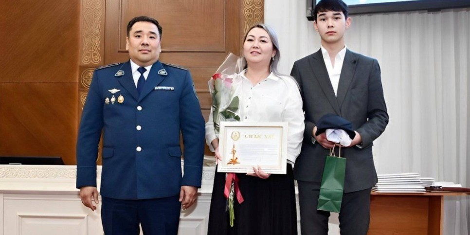 
                    Школьник самостоятельно задержал разыскиваемого преступника в Щучинске
                
