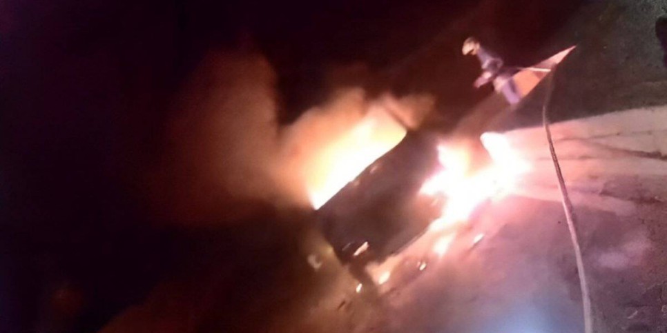 
                    Глазами пожарного: два автомобиля за сутки воспламенились в Мангистау
                