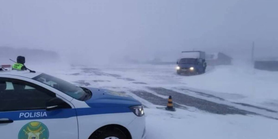 
                    Движение закрыли в трех областях Казахстана
                