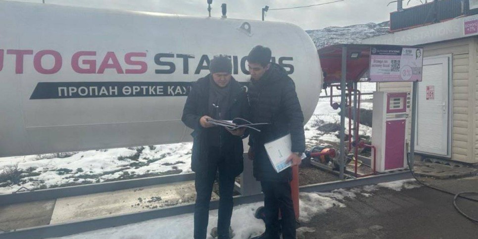
                    Около 20 нарушений выявлено на придорожной автогазозаправочной станции в Алматинской области
                